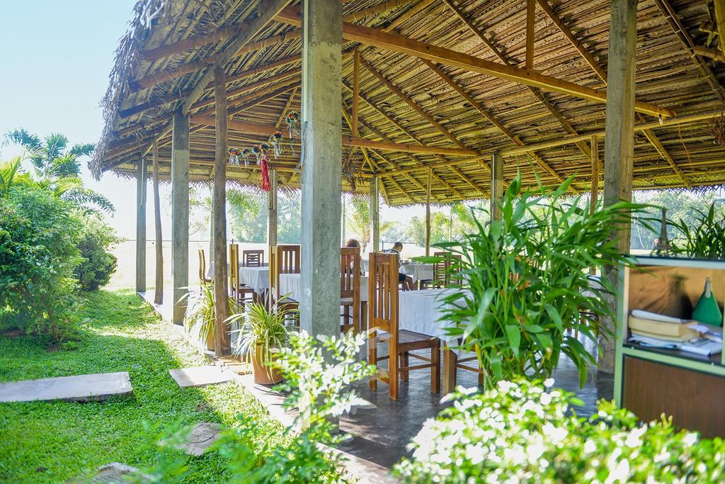 פולונרואה Hotel Ancient Village מראה חיצוני תמונה