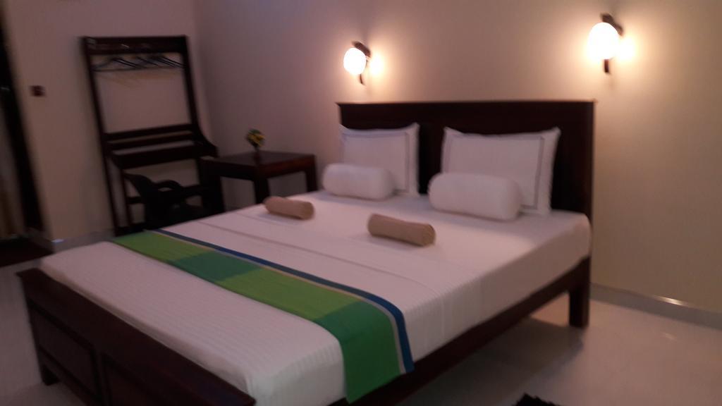 פולונרואה Hotel Ancient Village מראה חיצוני תמונה
